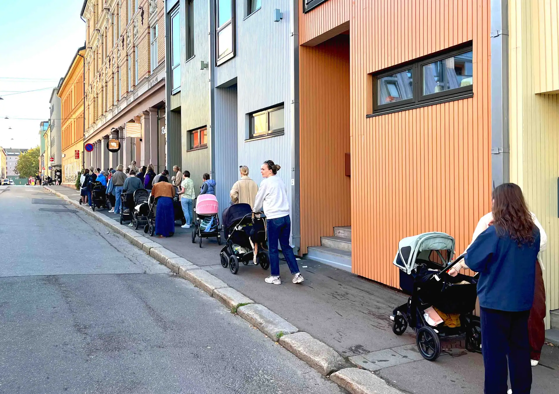 Kø på åpningsdagen, Grünerløkka